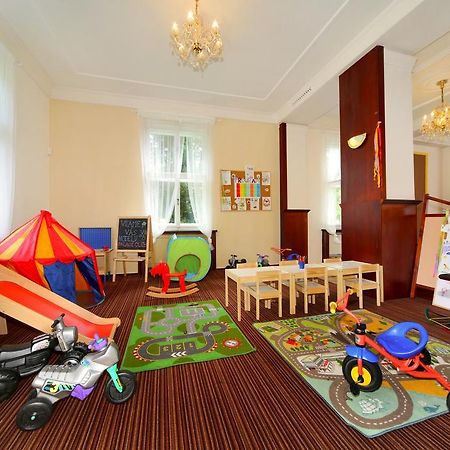 Palace Club スピンドレルフ・ムリン エクステリア 写真